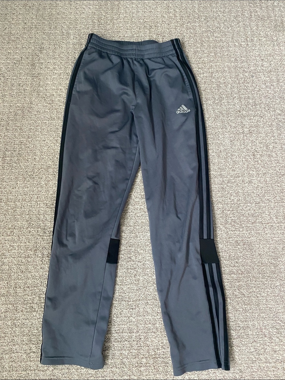 Boys adidas Dark Gray Track Pants with Black Side Stripes Size Large Youth Large